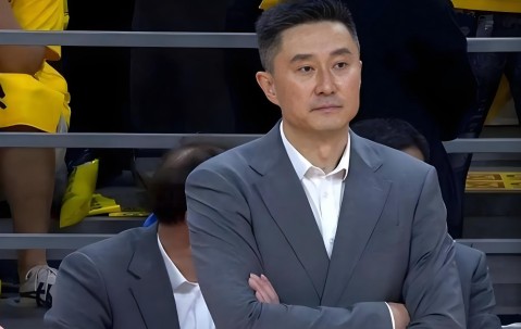 广东队领先18分输球！记者3问杜锋：张皓嘉为何打这么久？